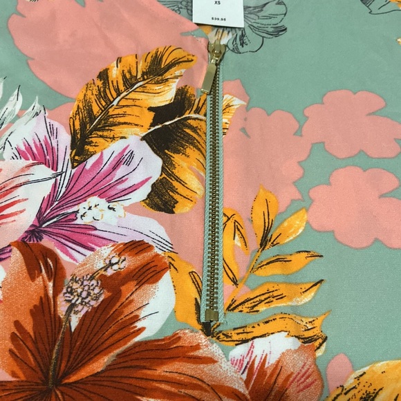 EXPRESS FLORAL TUNIC-NWT🌸 - Picture 3 of 7